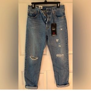 LEVIS Jeans size 28 - NEW WITH TAGS